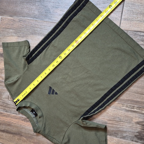 Adidas Army Green & Black 100% Cotton Short Sleeve T-shirt, Boy's L/XL Men's XXS - Picture 2 of 8